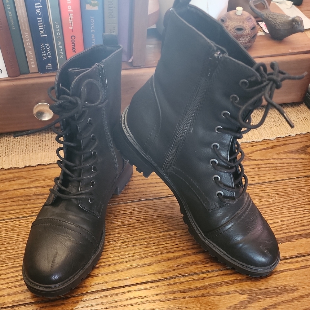 Black Lace Up Boots for Women